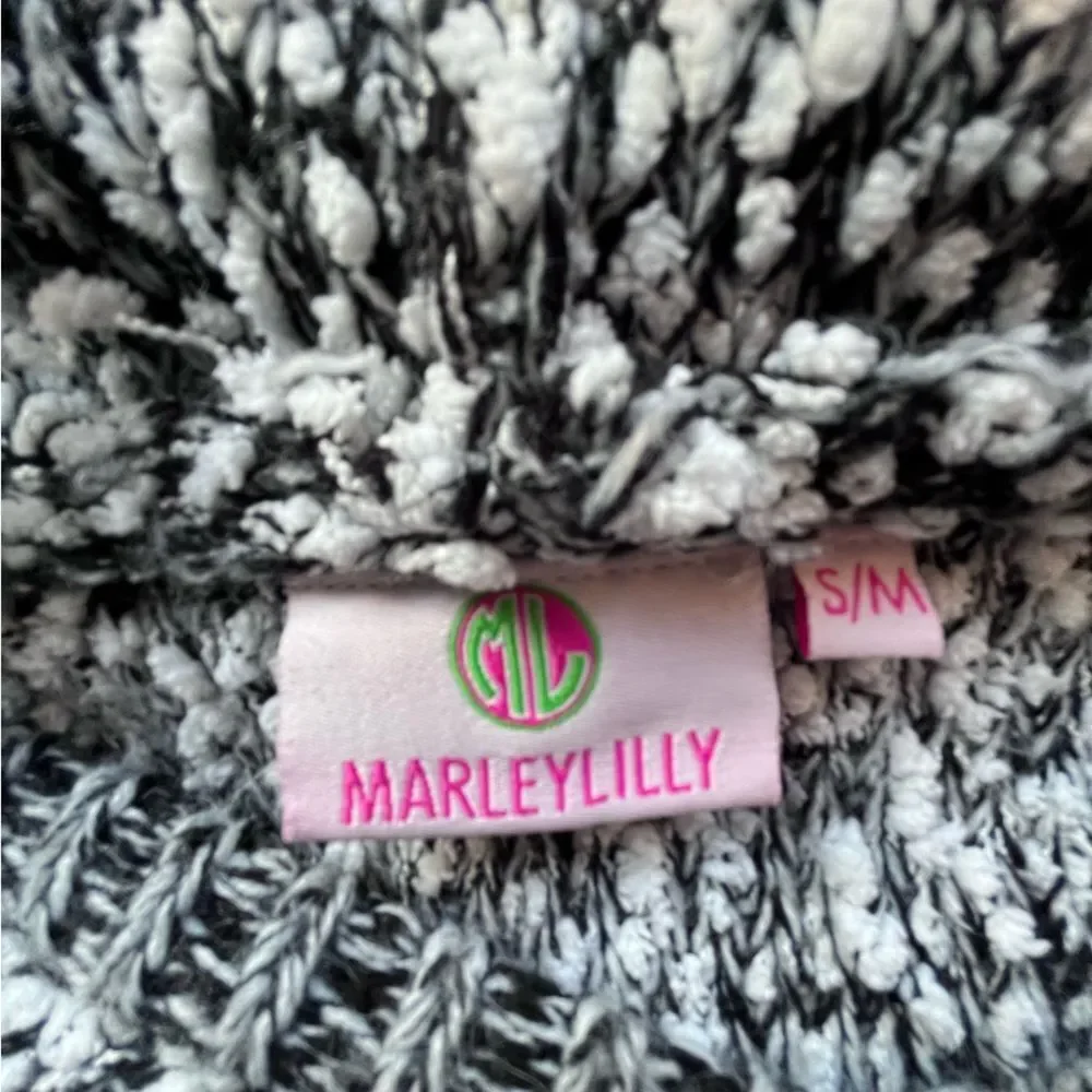 Marleylilly black and white hooded sweater